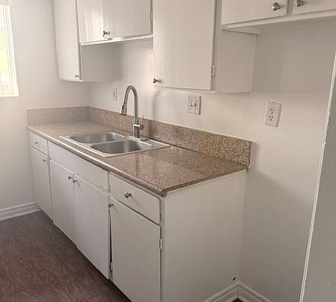 4th image of 1415 7th St APT 1415
