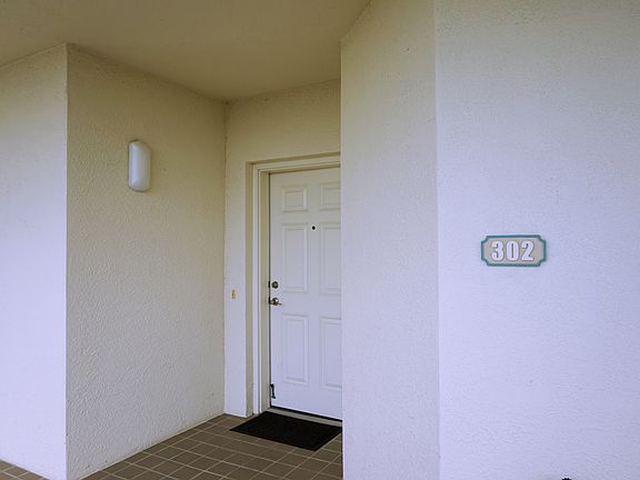 3 Indian River Ave.  32796