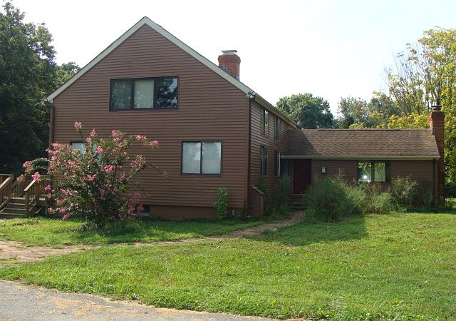 1st image of 200 Holden Farm Ln