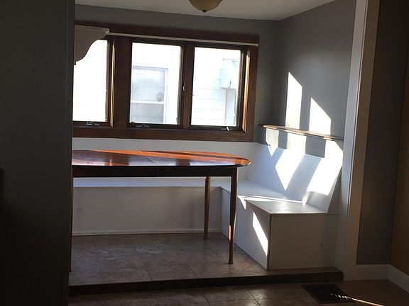 Downstairs breezeway