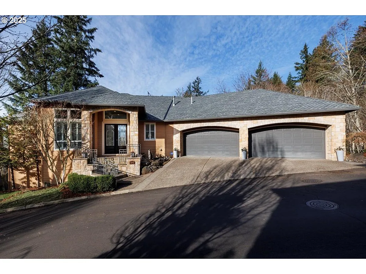 9242 NW Murdock St photo 1