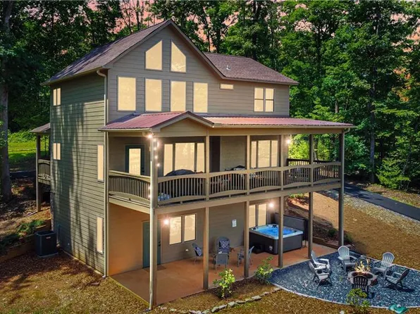 196 Grayson Point, Blue Ridge, GA 30513