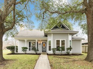 110 Any Way, Lake Jackson, TX 77566