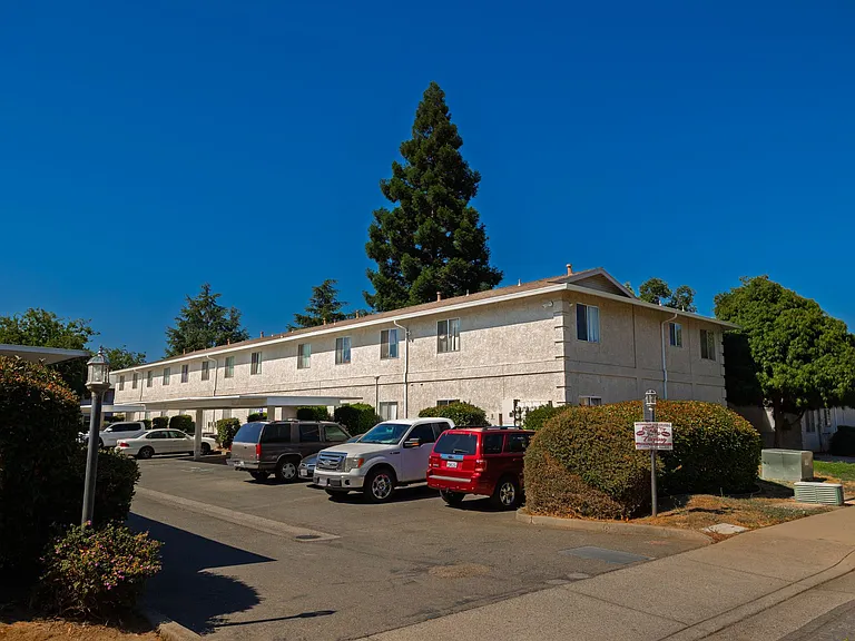 Melton Drive Apartments — Photo 6