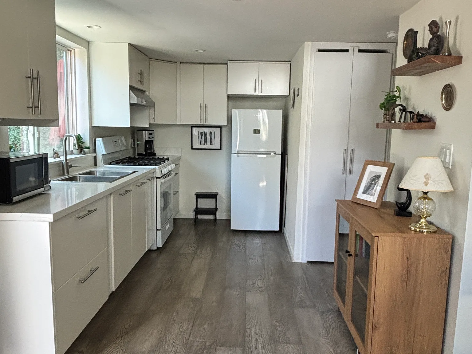 Studio, 500 sqft, $3,000 — Photo 3