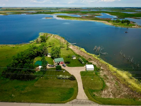 10133 88th St SE, Oakes, ND 58474