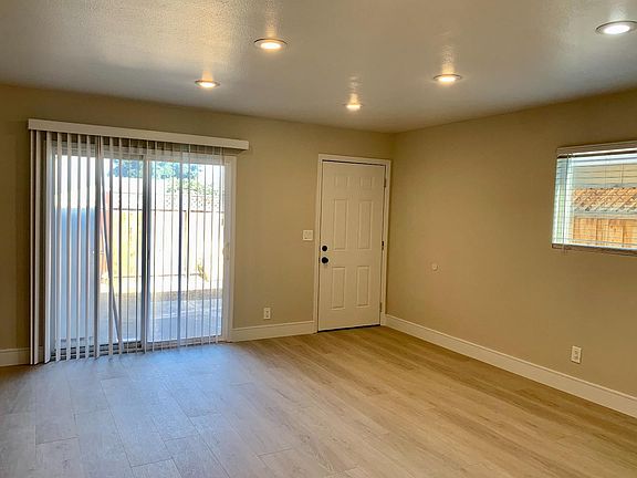 5th image of 3510 Brookdale Dr