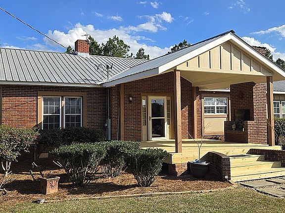 3rd image of 480 Green Rd