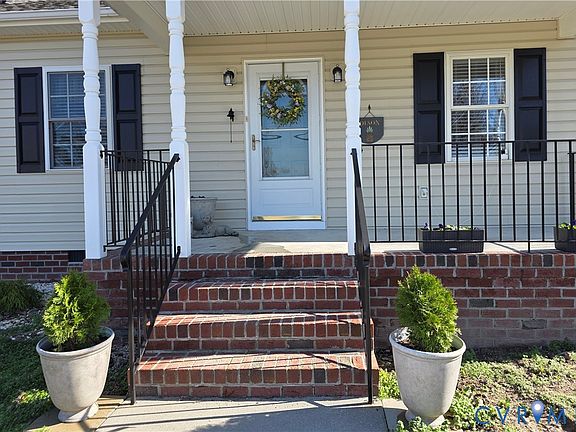 2nd image of 8511 Peaks Rd