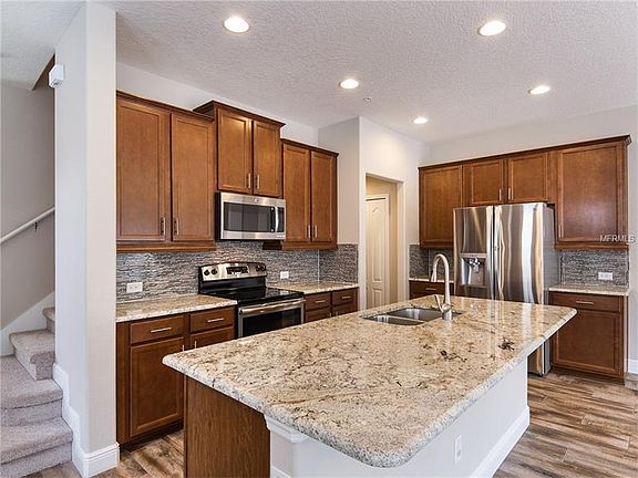 3rd image of 822 Walkers Grove Ln