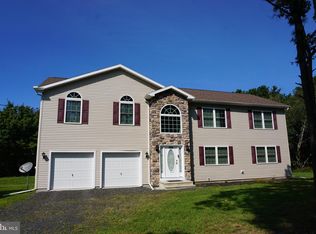 1230 Mathews Dr, Blakeslee, PA 18610