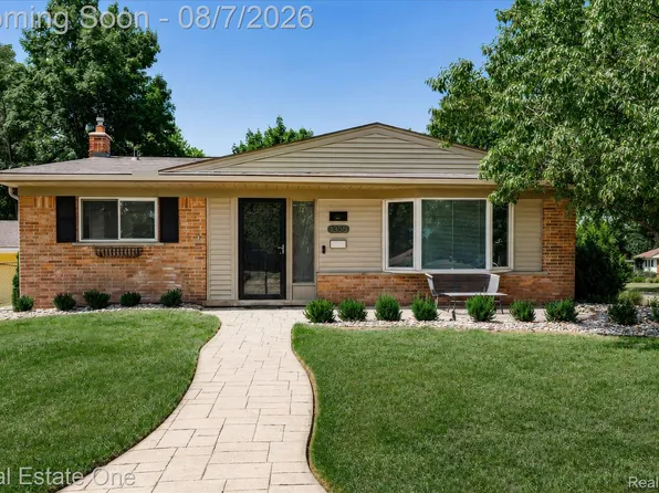 1355 N Oak St, Rochester, MI 48307