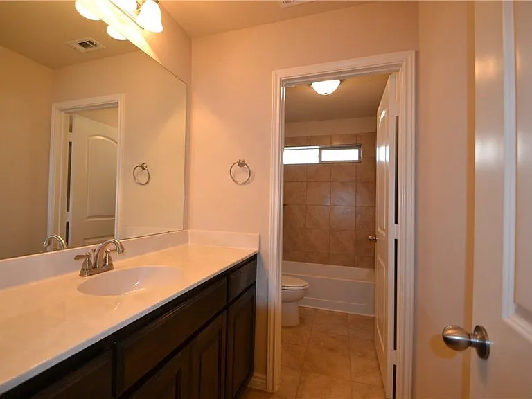 804 Willow Wood Dr — Photo 19
