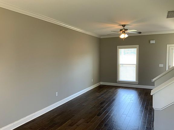 4th image of 202 Massee Cir