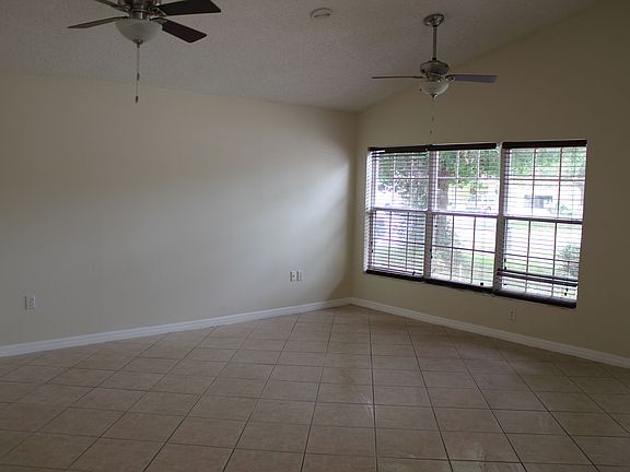4th image of 3587 Chinaberry Ln