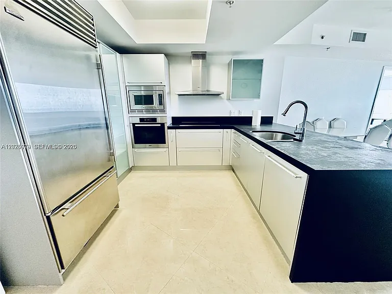 18201 Collins Ave #5307 — Photo 6
