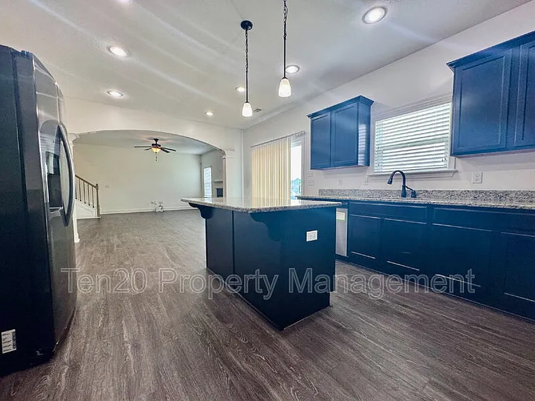 5037 Lexington Ln — Photo 11