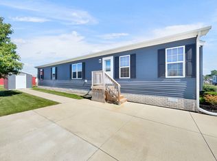 6278 Princess Blvd, Fenton, MI 48430