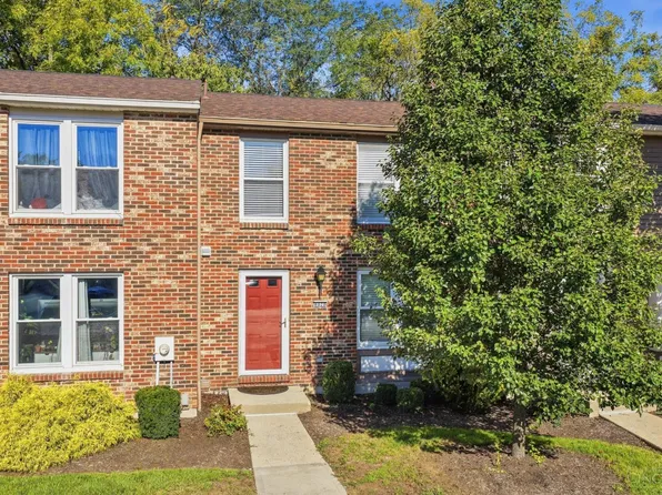 8020 Mill Creek Cir, West Chester, OH 45069