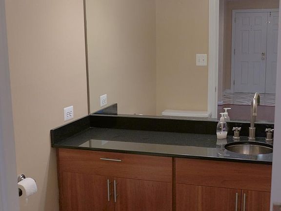 5th image of 10 E Lee St Unit 1405
