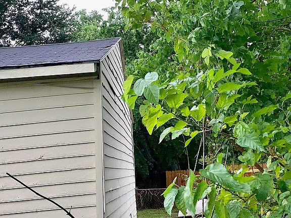 2nd image of 1828 Feliciana St