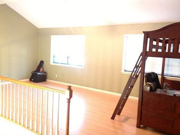 5th image of 405 Paisano Dr