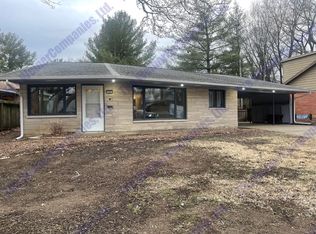 707 Hessel Blvd, Champaign, IL 61820