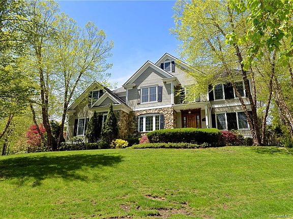 2nd image of 160 Edward Pl