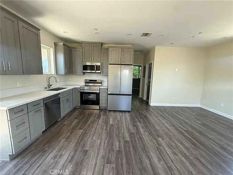 15362 1/2 Valerio St #1/2 — Photo 3