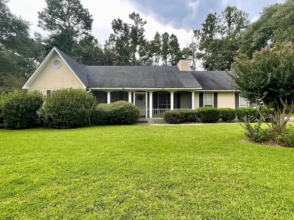 3836 Honeysuckle Dr, Valdosta, GA 31605