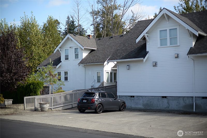 5th image of 1314 Anderson Road