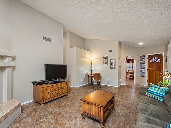 5th image of 8030 W Laurel Ln