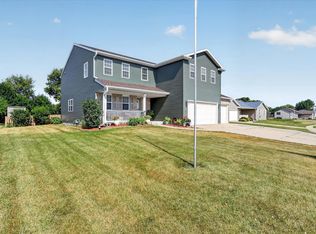 613 S 6th St, Evansville, WI 53536