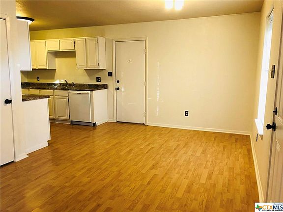 5th image of 912 Dartmouth Ave