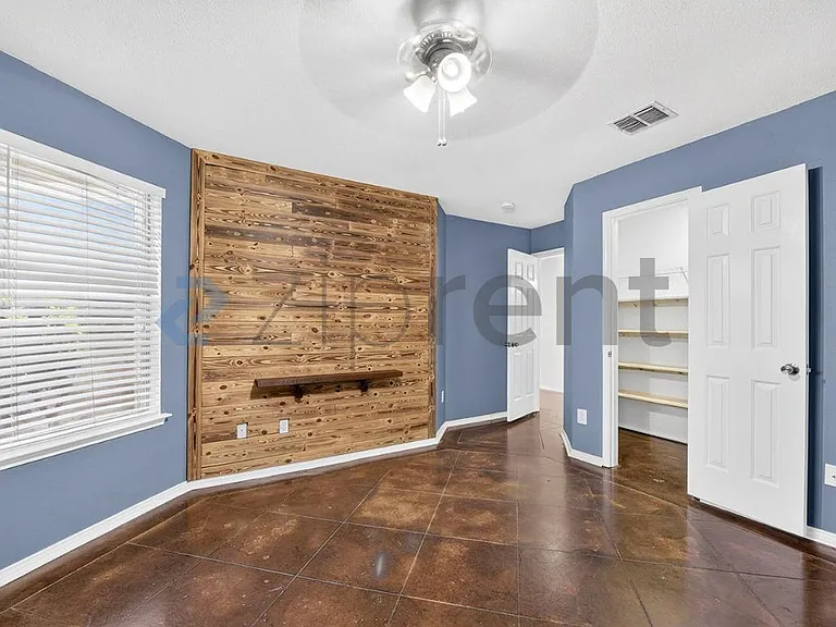 1012 Triple Crown Dr — Photo 15