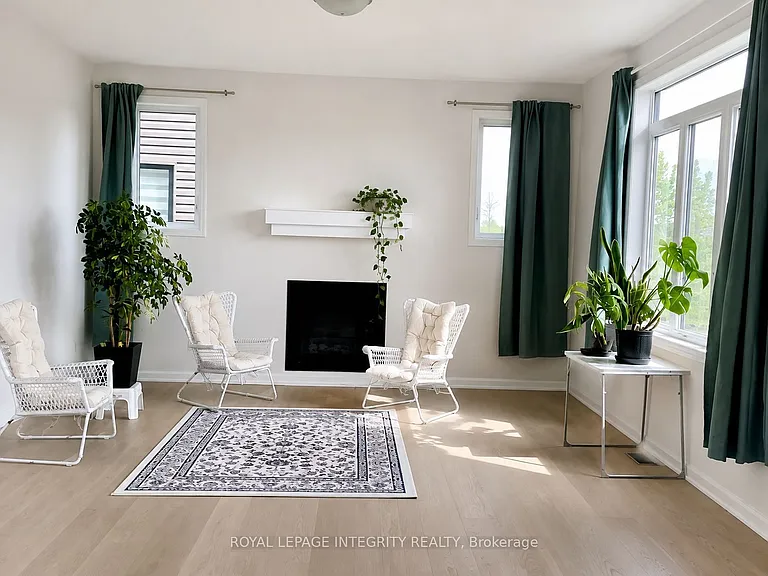 747 Coast Cir — Photo 5