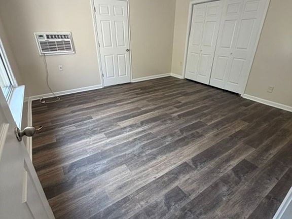 5th image of 104B Charles St