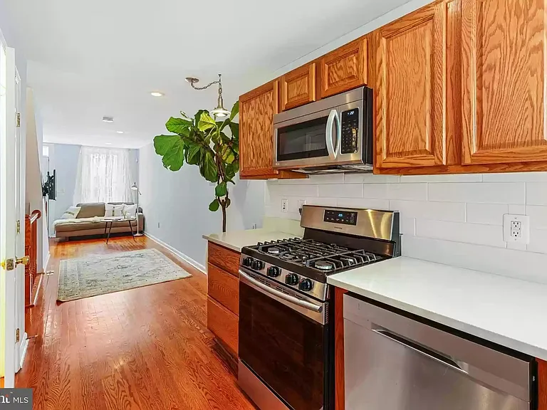 654 Melvin Dr — Photo 8