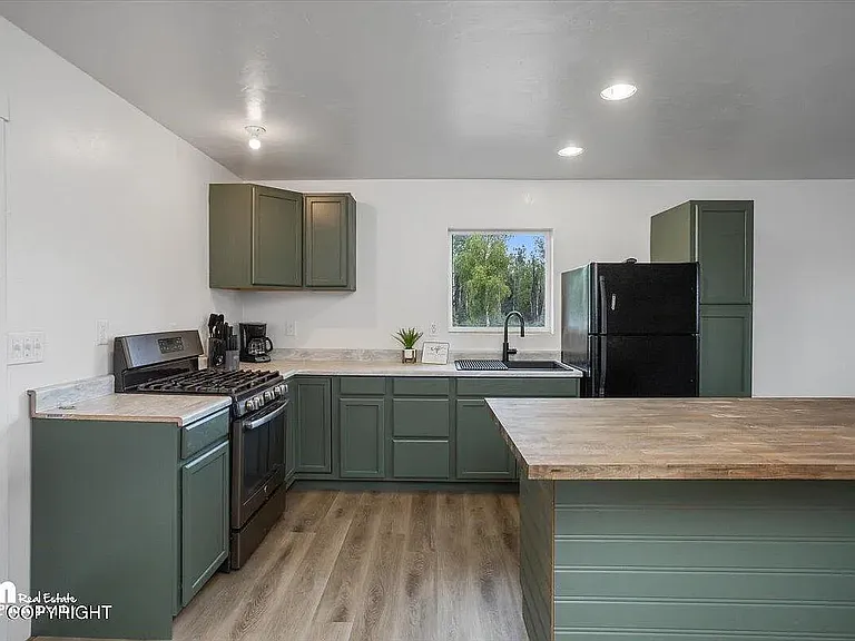 14518 N Michigan St — Photo 1