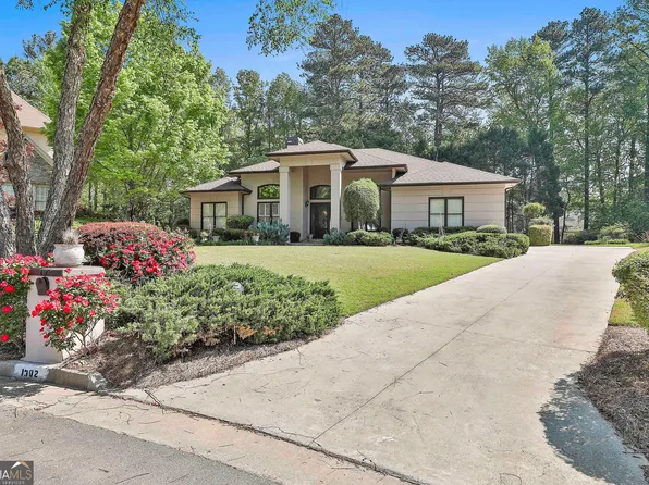 1302 Desoto Falls Ct SW, Atlanta, GA 30311