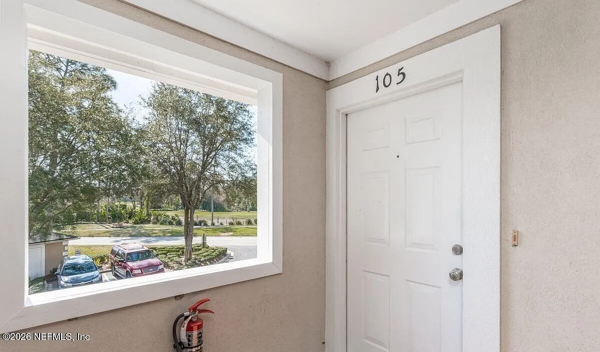 3 bed, 2.0 bath, 1500 sqft, $2,100 — Photo 2