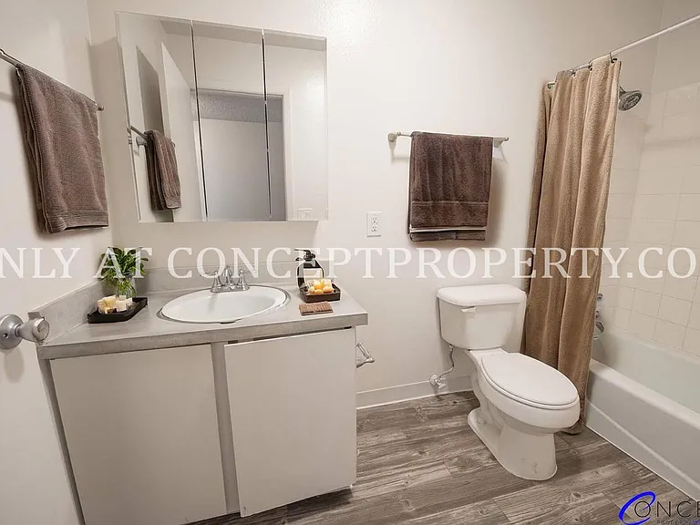 132 E 2nd Ave — Photo 6