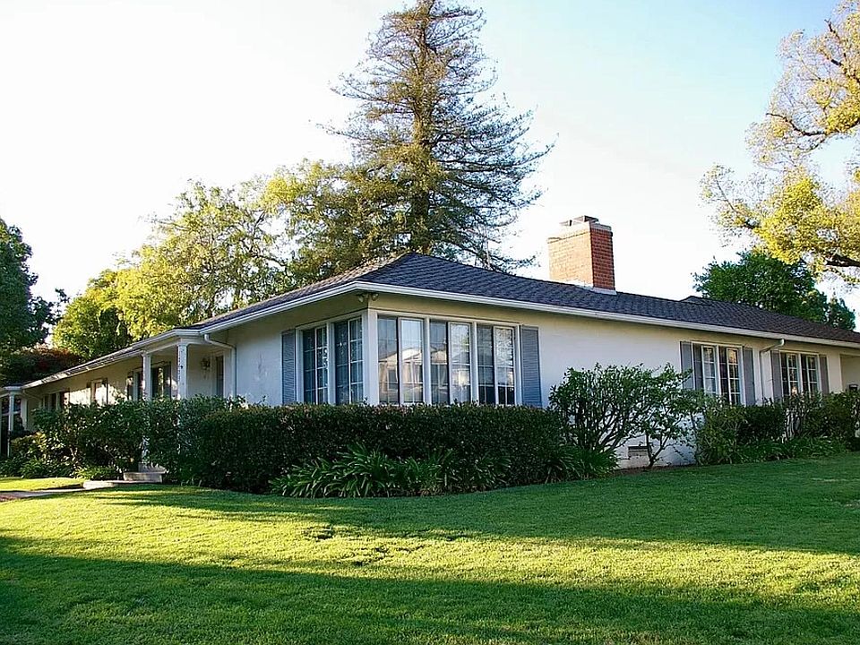 1st image of 10403 Moorpark St