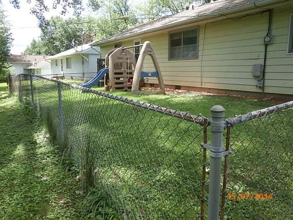2nd image of 912 Skyline Dr