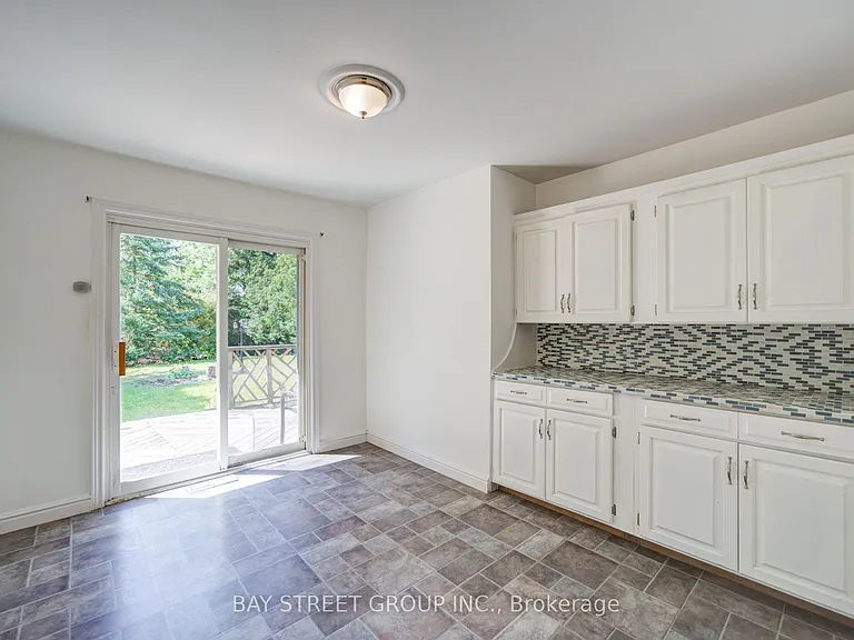 1421 Old Green Ln — Photo 24
