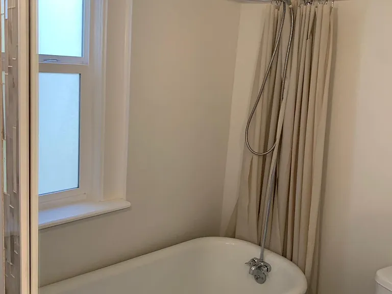 2502 W Argyle Pl — Photo 9