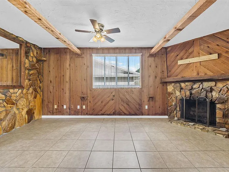 122 Gordon Dr — Photo 6