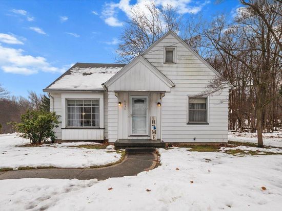 8634 Division Ct SE, Byron Center, MI 49315