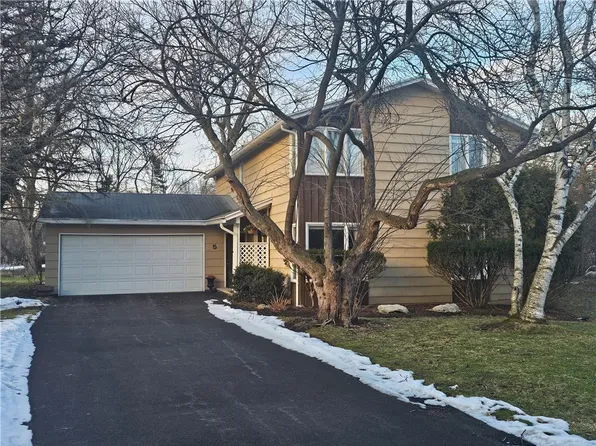 5 Boniface Dr, Rochester, NY 14620