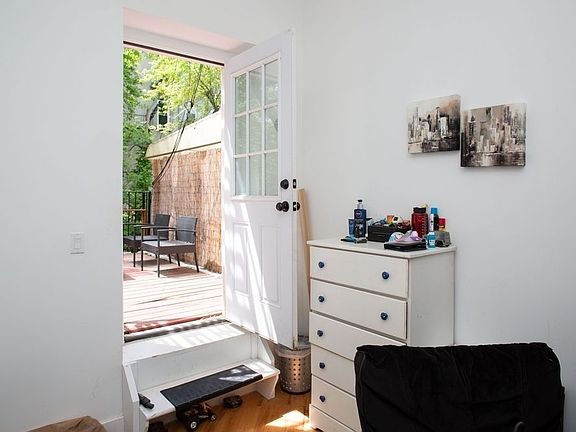 4th image of 384 Quincy St APT 2
